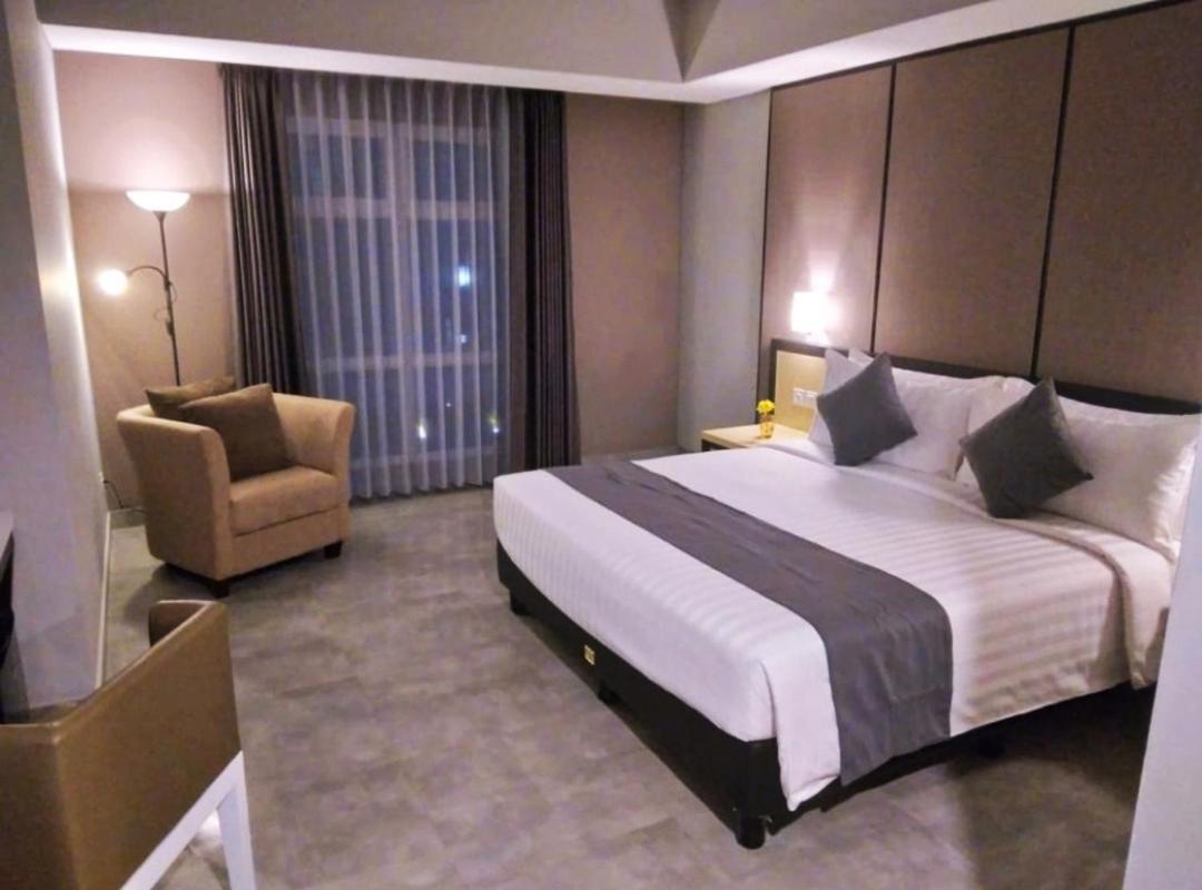 BeSS Mansion Hotel Surabaya Wonotjolo Exterior foto
